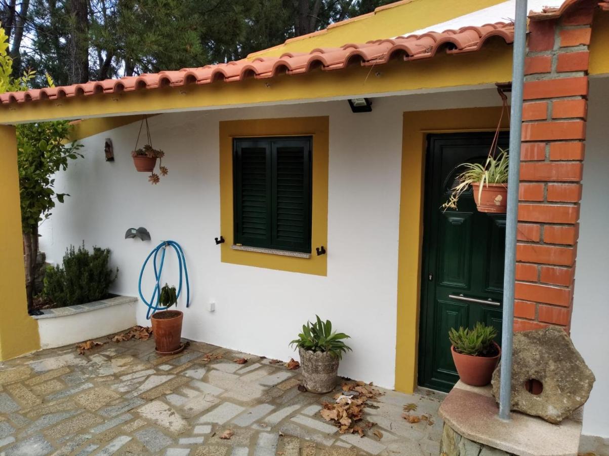 Casas De Campo Em Cerejal Fundão Exterior photo