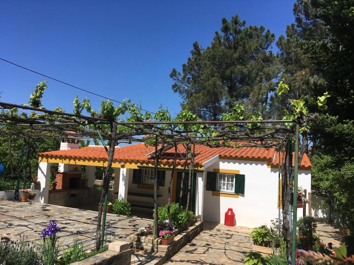 Casas De Campo Em Cerejal Fundão Exterior photo