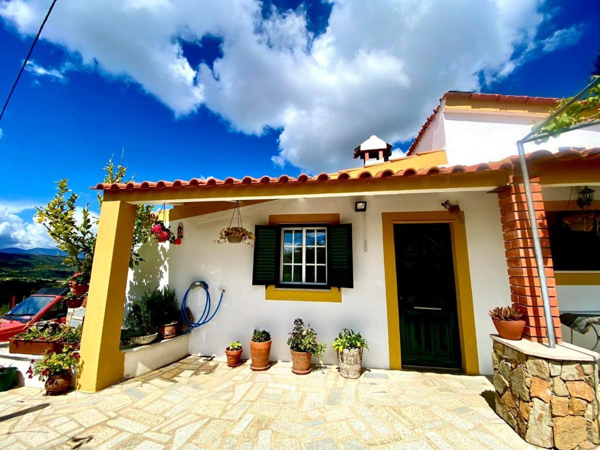 Casas De Campo Em Cerejal Fundão Exterior photo